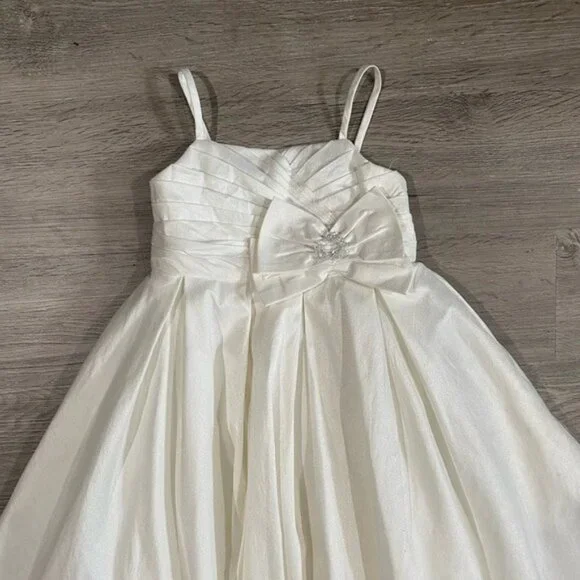 David’s Bridal Flower Girl Taffeta‎ Ball Gown Bow - Picture 4 of 10